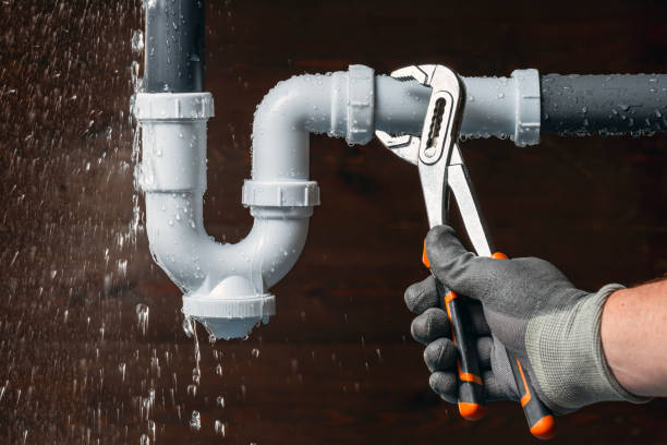 Professional Plumbing technician working in Higden, AR